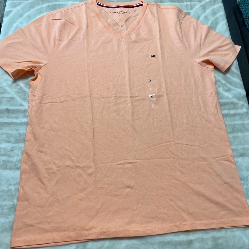 Tommy Hilfiger Men's Peach V-Neck T-Shirt L